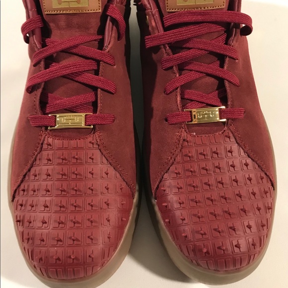 lebron suede shoes